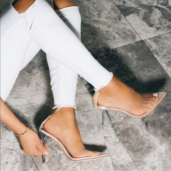 Clear Cinderella Style Pointy Pumps - Picture 2 of 13